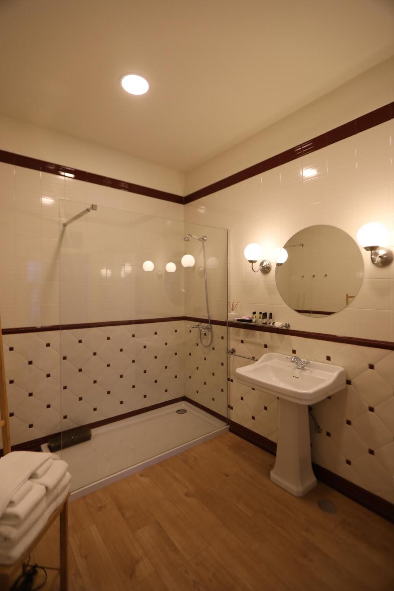 Privatunterkunft Regua Pine House *